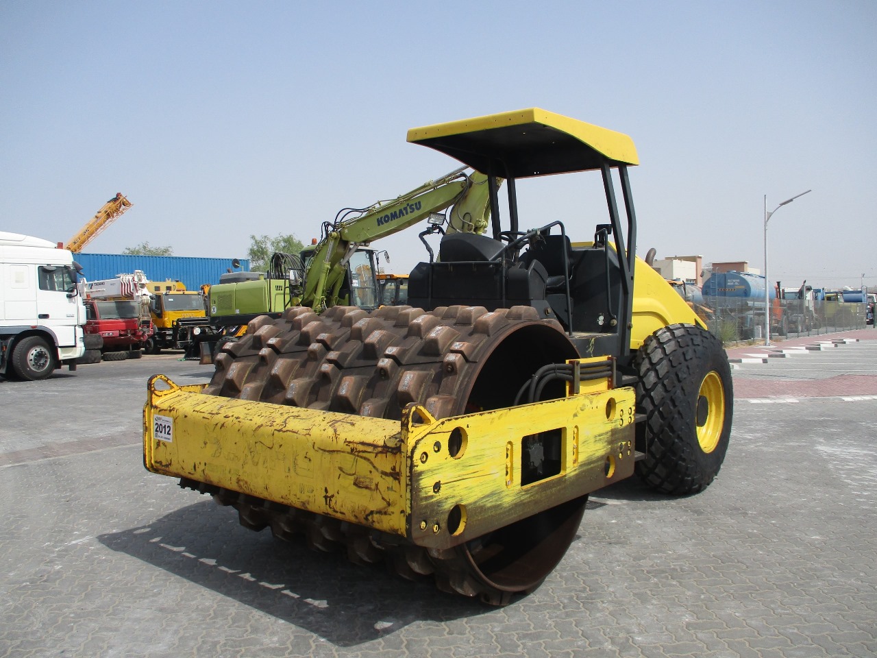 Xe lu Bomag BW211D-40