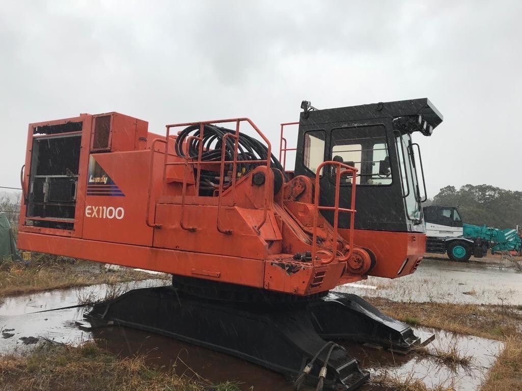 Máy xúc bánh xích Hitachi EX1100-3