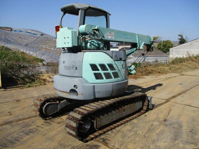 Xe Cẩu Mini 2.6 tấn KOBELCO